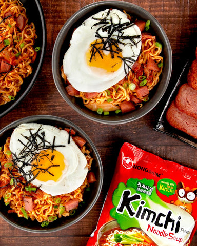 Nongshim Ramen Noodles, Gourmet Instant Ramen, Premium Microwavable Noodle Soup, Kimchi, 4.2 Ounce (Pack of 16)